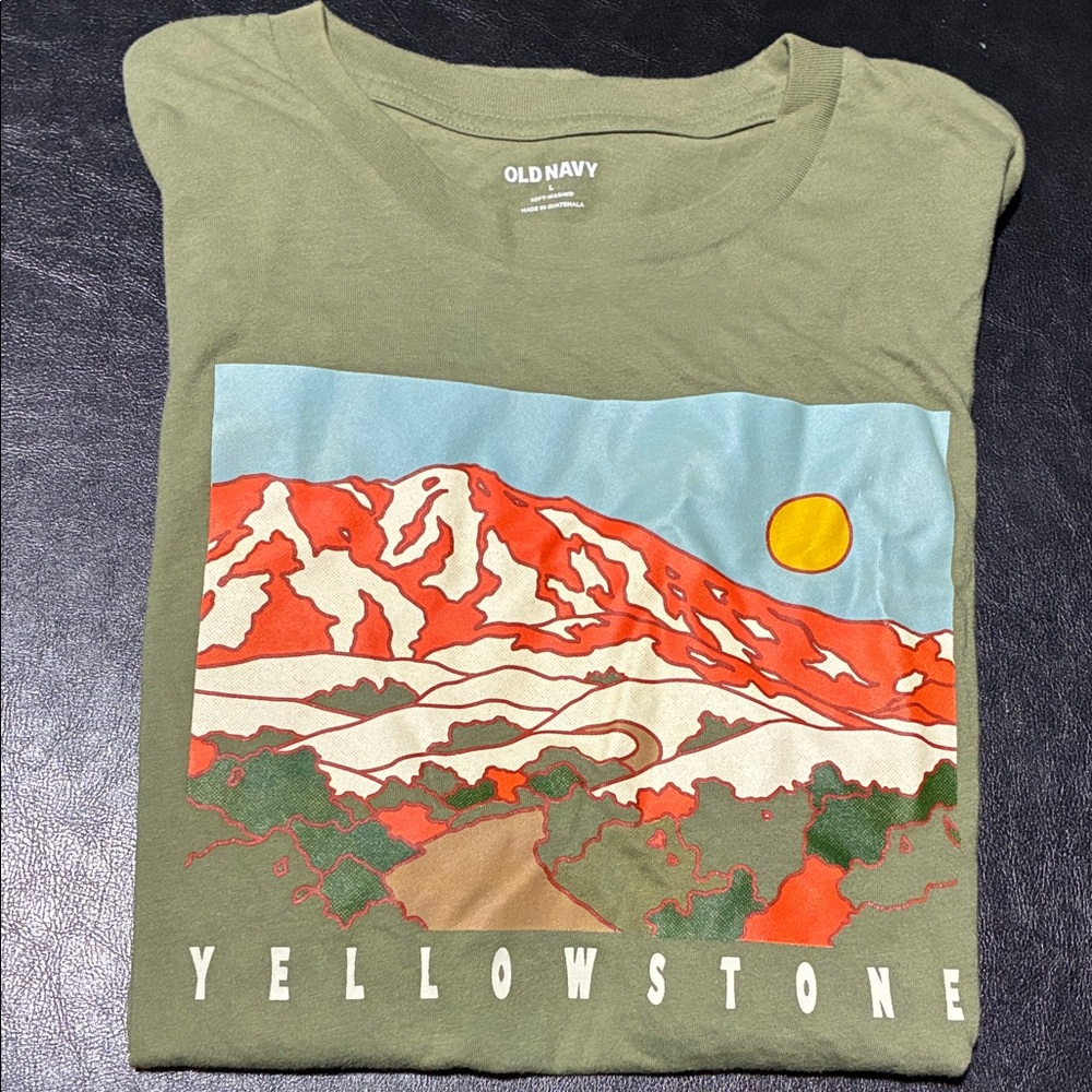 Old Navy Yellowstone Graphic Tee - Green